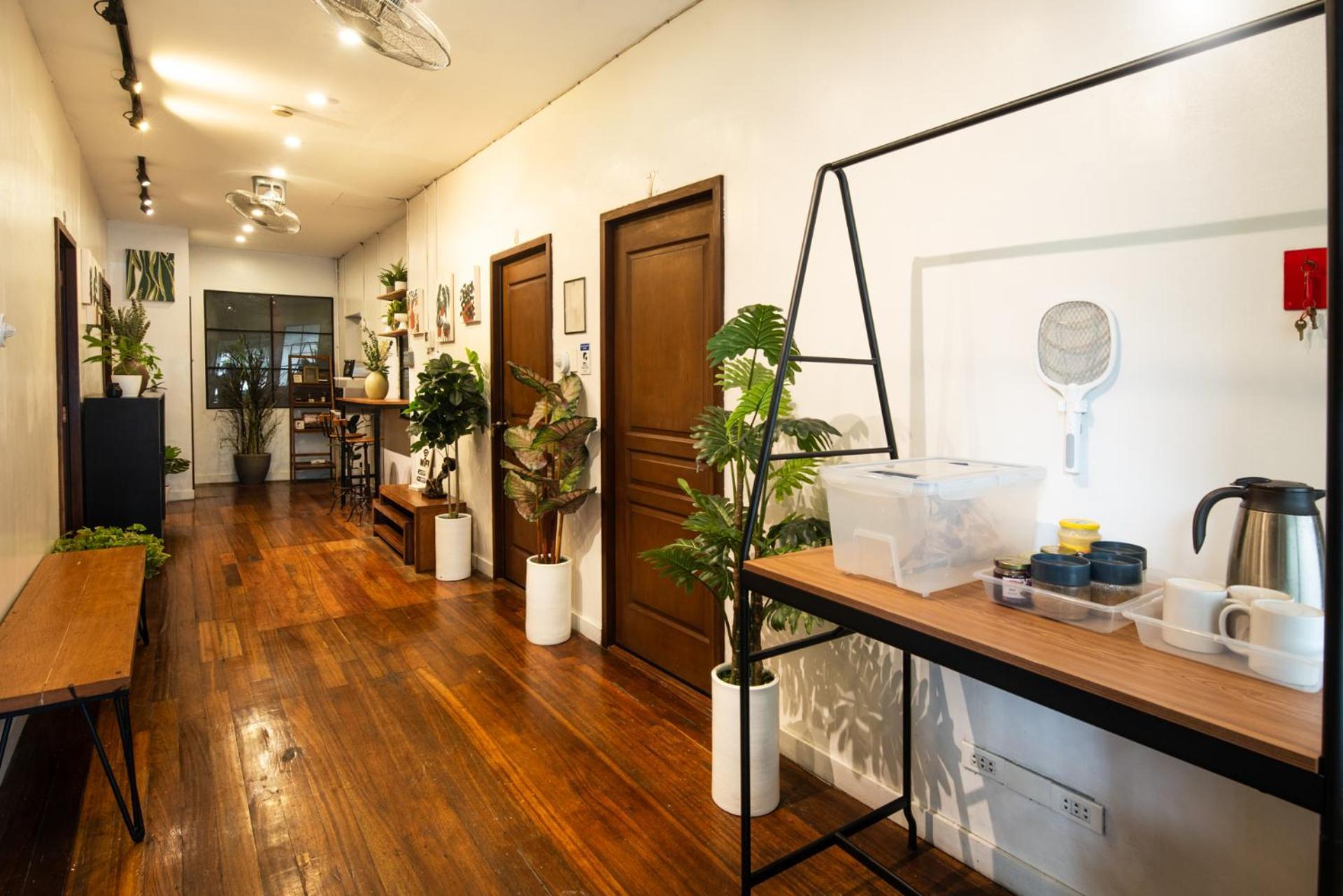 Homestay Homey And Cozey Poblacion Makati S04 *