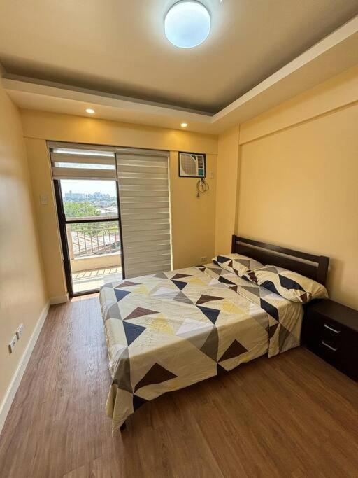 Minimalist 2br In Pasig Manila