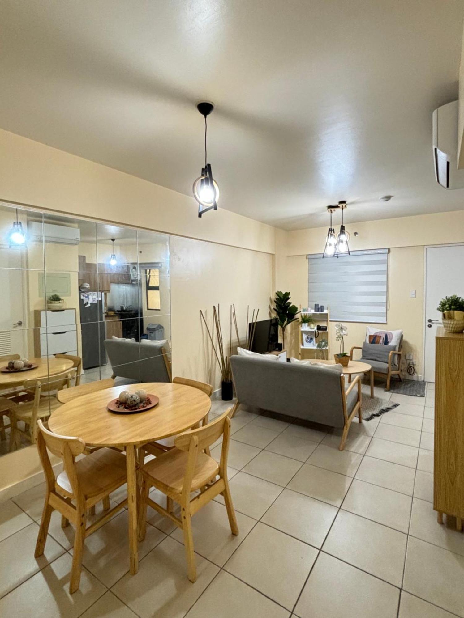 Minimalist 2br In Pasig Apartment *