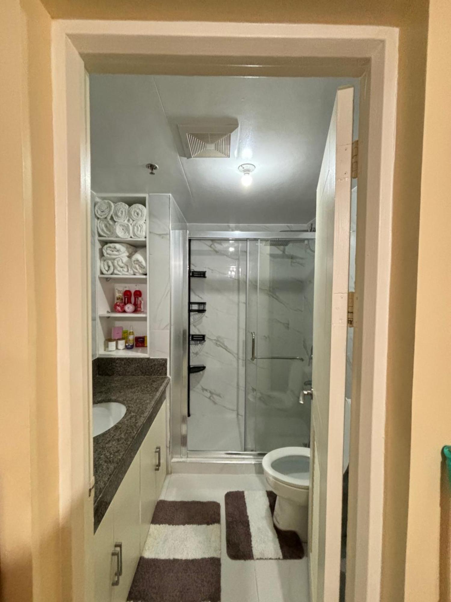 Minimalist 2br In Pasig Apartment