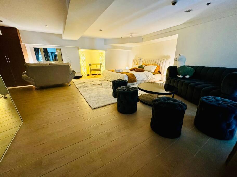 Alpaca-lemon Penthouse Manila