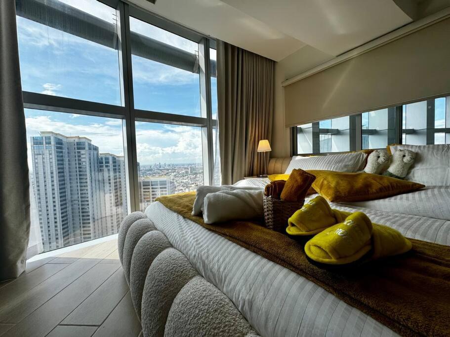 Alpaca-lemon Penthouse Apartment *