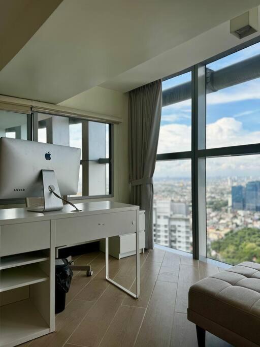 Alpaca-lemon Penthouse Apartment