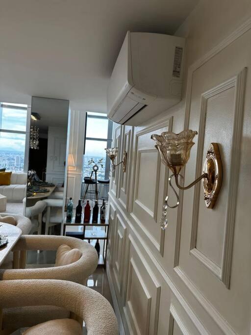 Alpaca-lemon Penthouse Apartment *