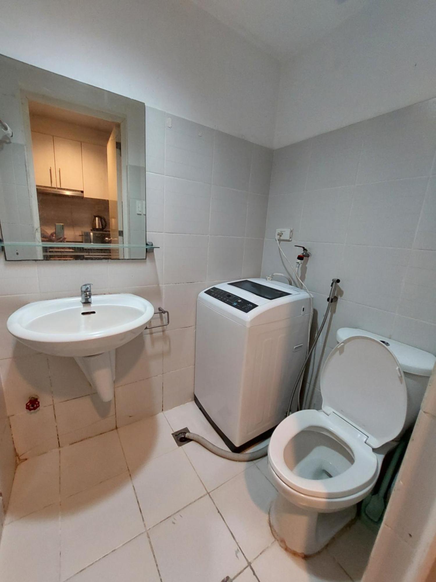 Sea Residences Moa Jaylord Place Apartment Manila