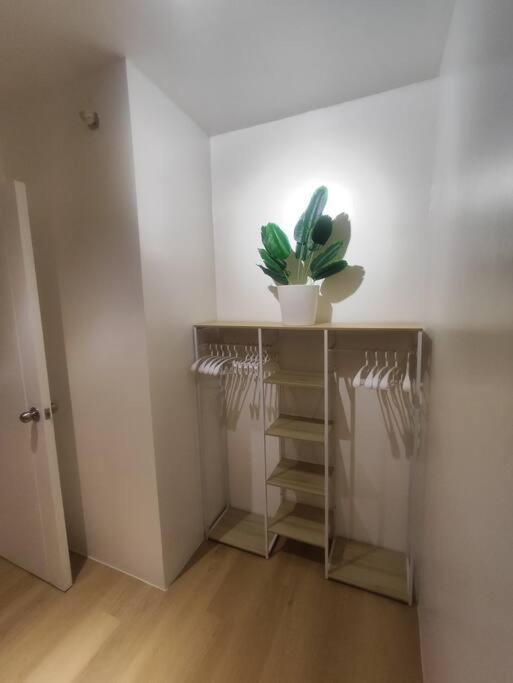 Oak At The Rochester Bridgeview Tower Apartment *