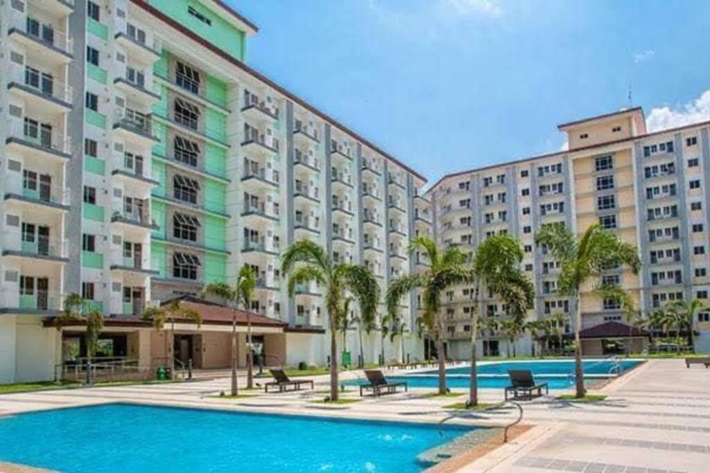 Apartment Entire Unit With Balcony At Smdc Field Residences, Behind Sucat Near Naia