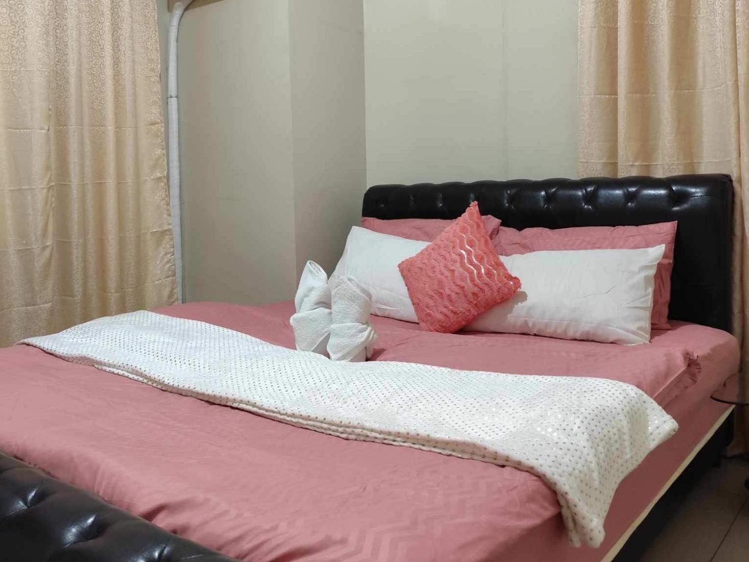 Shell Residences 2br 1046d Apartment