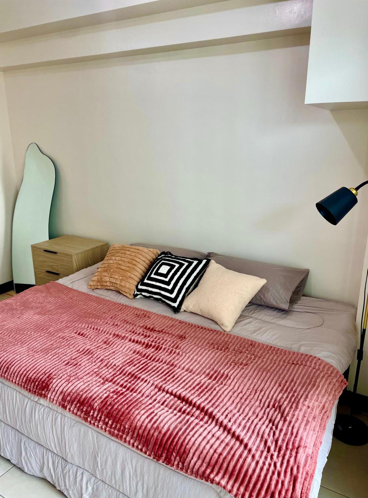 Luxury Bauhaus Inspired Near Makati Apartment