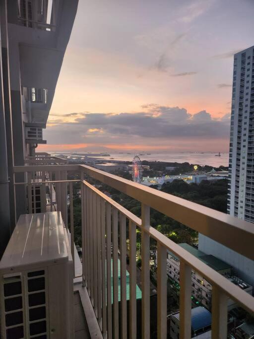 Coast Residences Ana D'arcy Staycation Apartment Manila