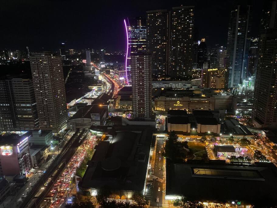 Apartment 1br Fame Residences Mandaluyong- Be My Guest Staycation- Near Sm Megamall, Greenfield District, & Ortigas Manila