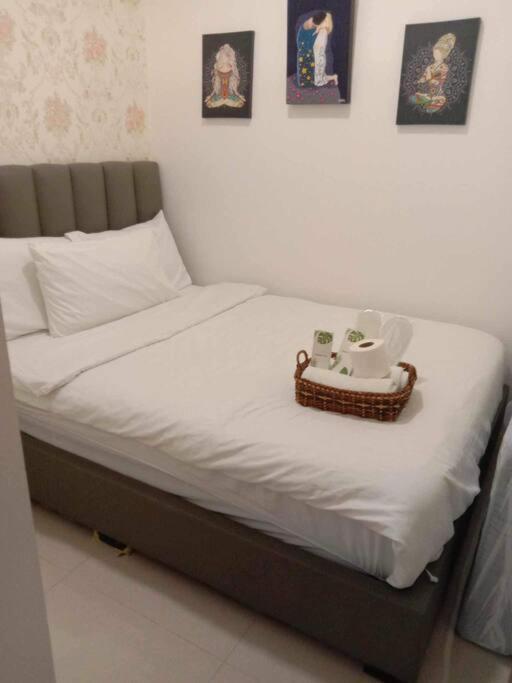 Apartment 1br Fame Residences Mandaluyong- Be My Guest Staycation- Near Sm Megamall, Greenfield District, & Ortigas