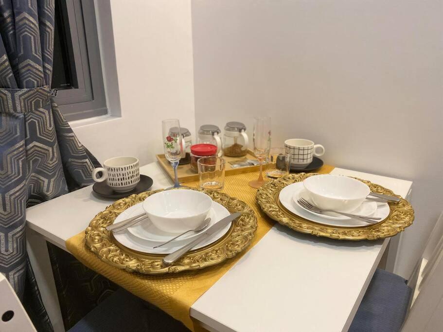 Apartment 1br Fame Residences Mandaluyong- Be My Guest Staycation- Near Sm Megamall, Greenfield District, & Ortigas Manila