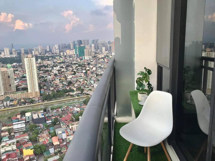 Amazing 1 Bedroom With Pool, Gym And Stunning View At Heart Of Makati Apartment *