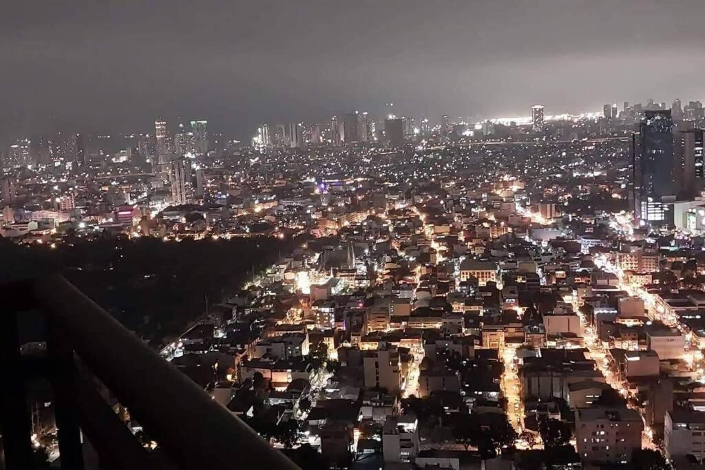 Amazing 1 Bedroom With Pool, Gym And Stunning View At Heart Of Makati Apartment