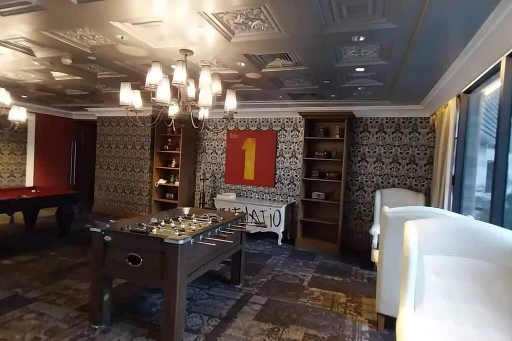 Amazing 1 Bedroom With Pool, Gym And Stunning View At Heart Of Makati Apartment *