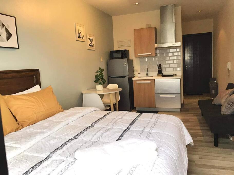 Apartment Amazing 1 Bedroom With Pool, Gym And Stunning View At Heart Of Makati Manila