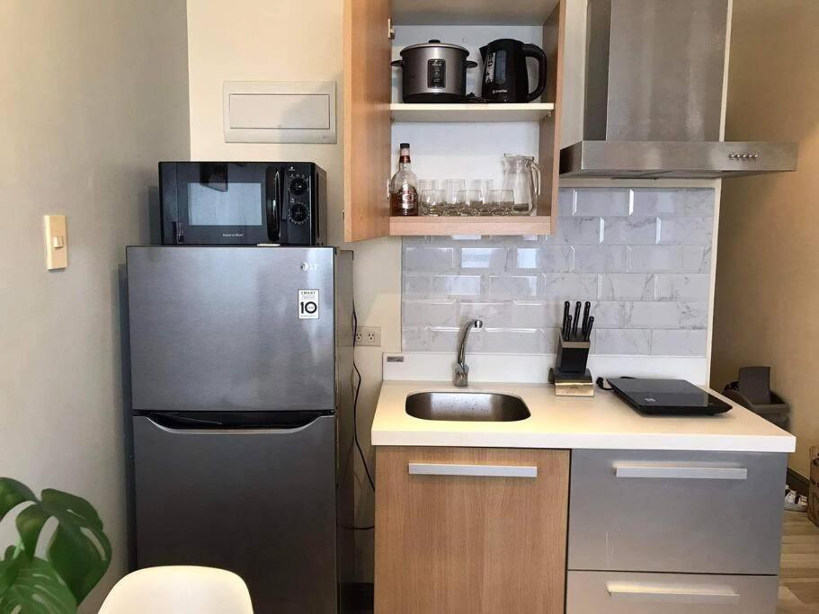 Amazing 1 Bedroom With Pool, Gym And Stunning View At Heart Of Makati Manila