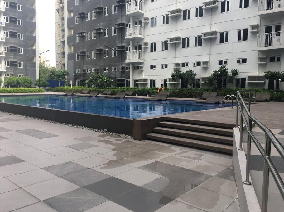 A & Y Staycation Apartment Manila