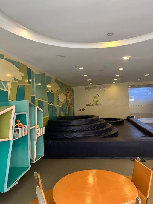 Urban Escape At Morgan Mckinley Hill, Bgc * Manila
