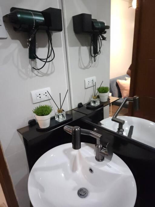 Urban Escape At Morgan Mckinley Hill, Bgc *