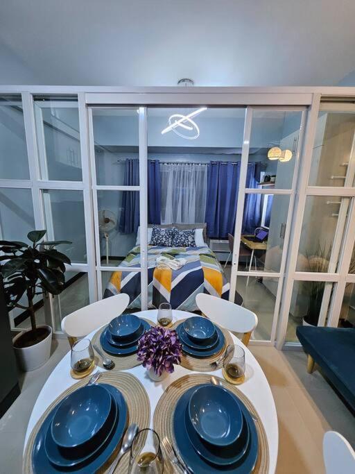 Urban Escape At Morgan Mckinley Hill, Bgc Apartment
