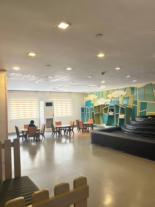 Urban Escape At Morgan Mckinley Hill, Bgc Apartment Manila