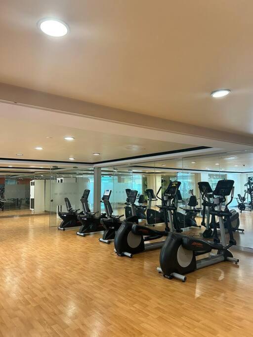 Apartment Urban Escape At Morgan Mckinley Hill, Bgc Manila