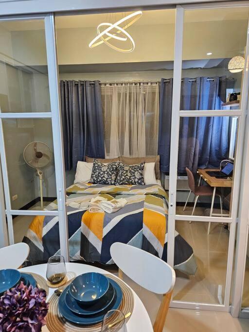 Urban Escape At Morgan Mckinley Hill, Bgc