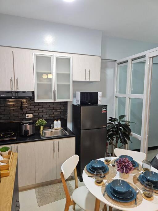 Apartment Urban Escape At Morgan Mckinley Hill, Bgc