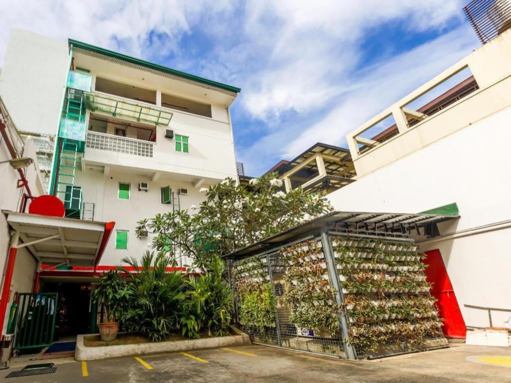 Oyo 850 Clr Mn Hotel Manila