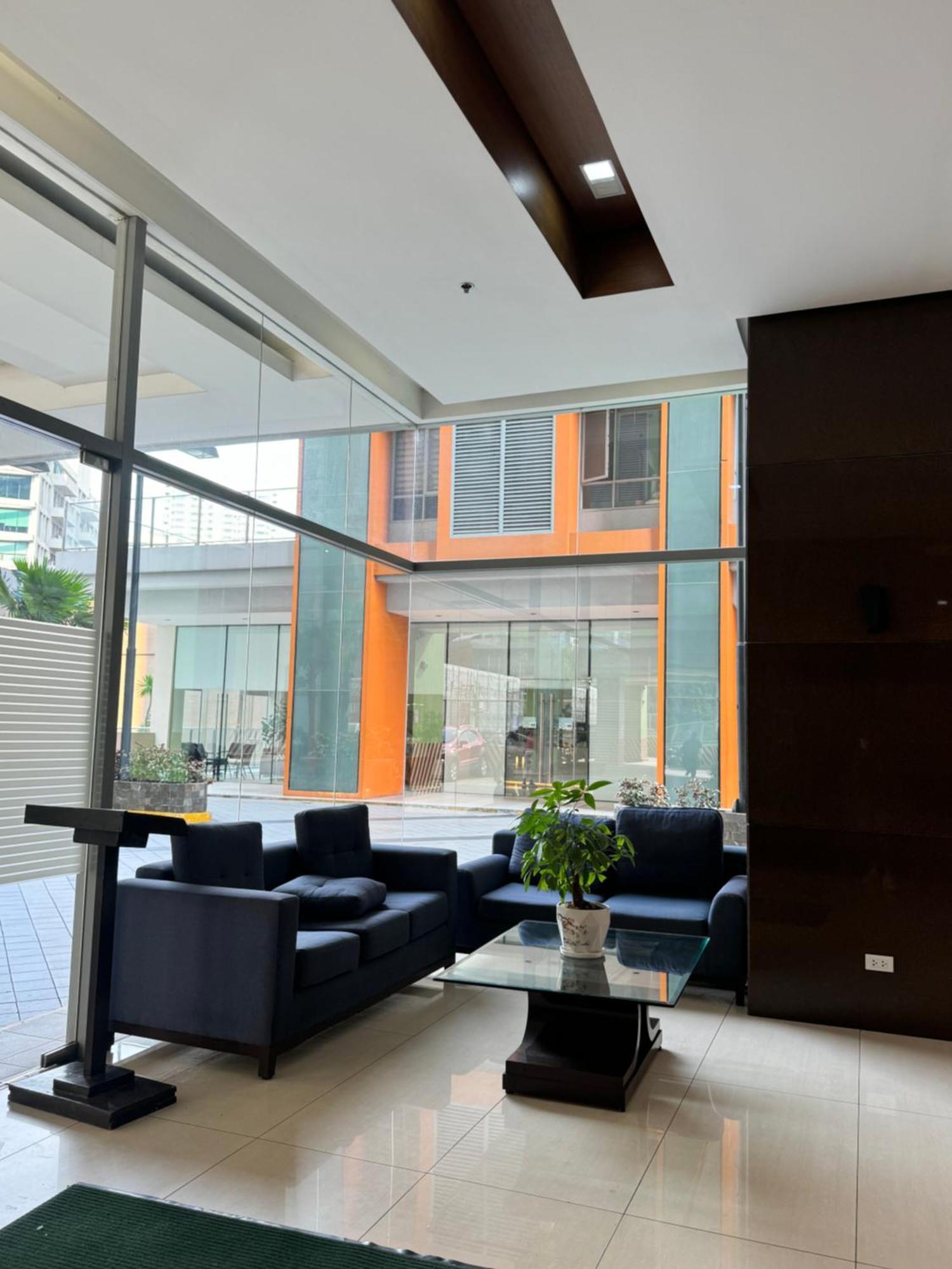 Apartment Cozy Unit With Free Access To Fitness Centre, Swimming Pool And Stunning View Located Near The Cbd Of Ortigas, Makati, Bgc Manila