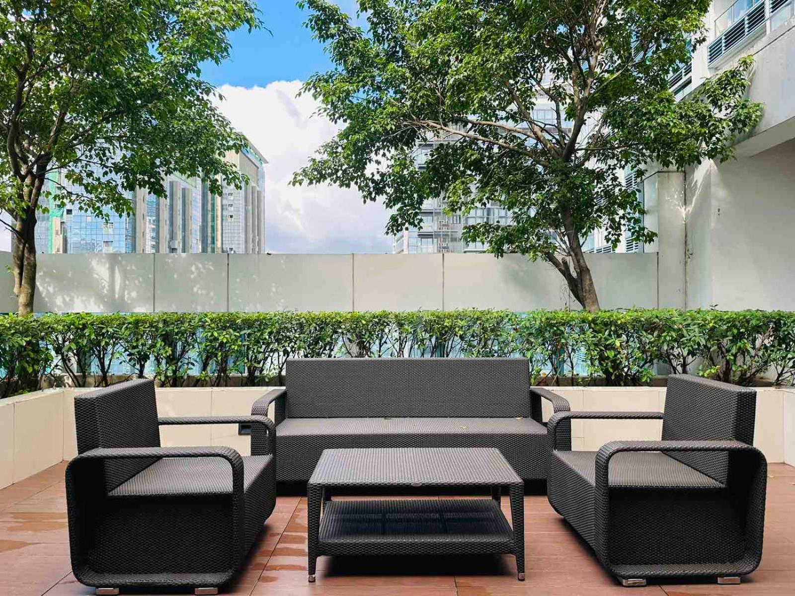 Apartment Modern In Bonifacio Global