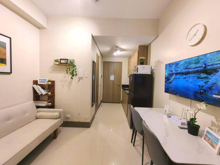 Apartment 1br Unit Condotel W Balcony Fame Residences #fm52 *
