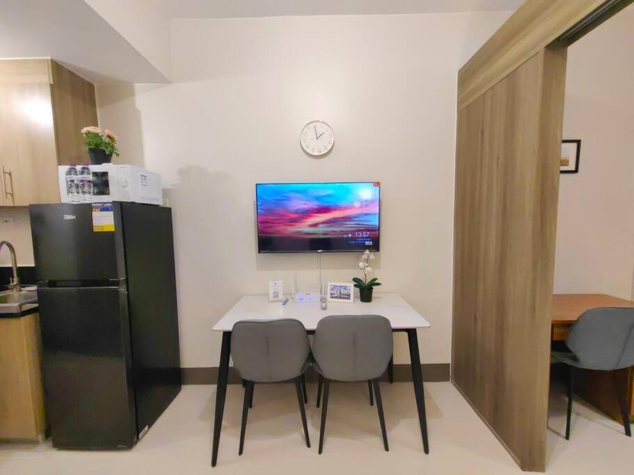 1br Unit Condotel W Balcony Fame Residences #fm52 Manila
