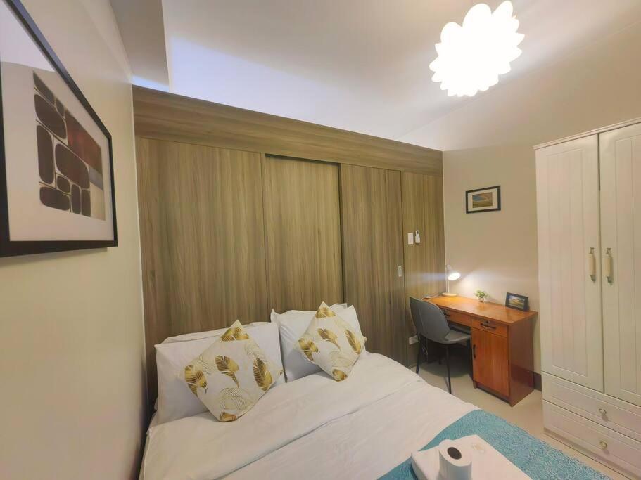Apartment 1br Unit Condotel W Balcony Fame Residences #fm52 Manila