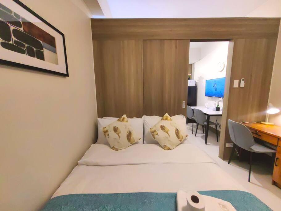 1br Unit Condotel W Balcony Fame Residences #fm52 Apartment Manila