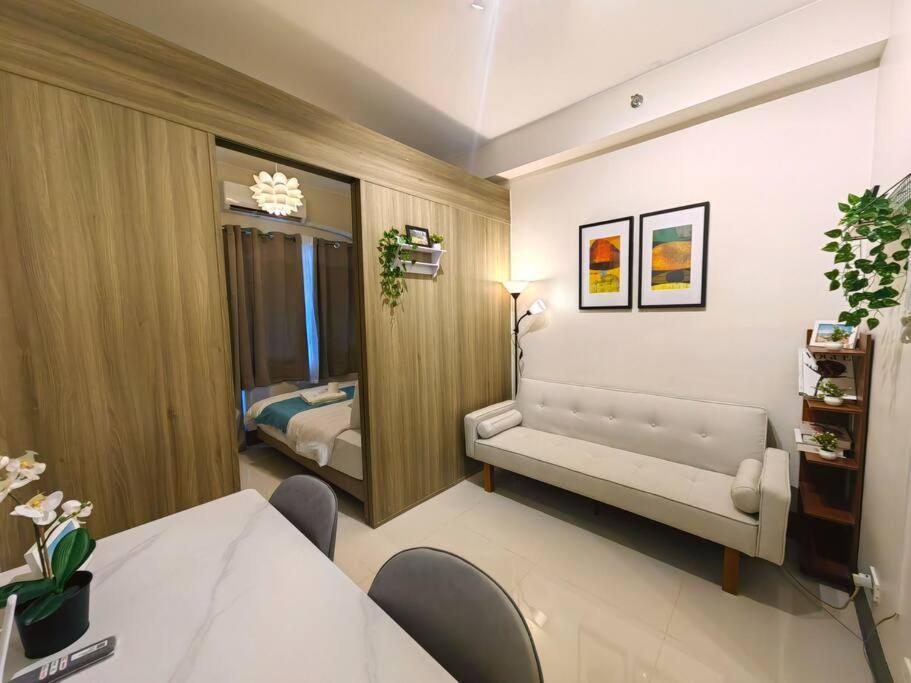 1br Unit Condotel W Balcony Fame Residences #fm52 * Manila