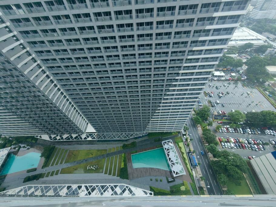 1br Unit Condotel W Balcony Fame Residences #fm52 Apartment *