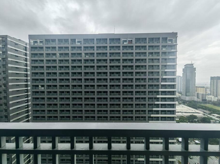 Apartment 1br Unit Condotel W Balcony Fame Residences #fm52 *