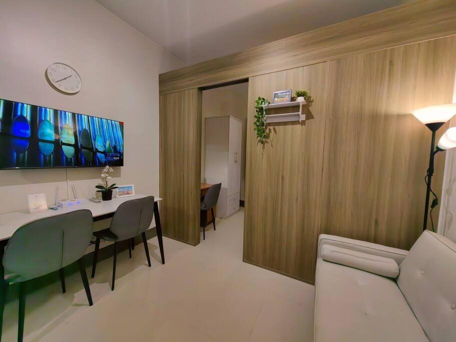 Apartment 1br Unit Condotel W Balcony Fame Residences #fm52