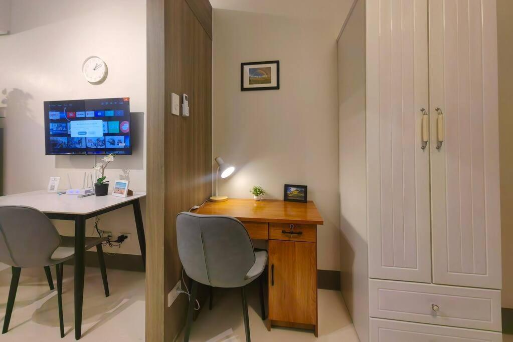 1br Unit Condotel W Balcony Fame Residences #fm52 Apartment Manila