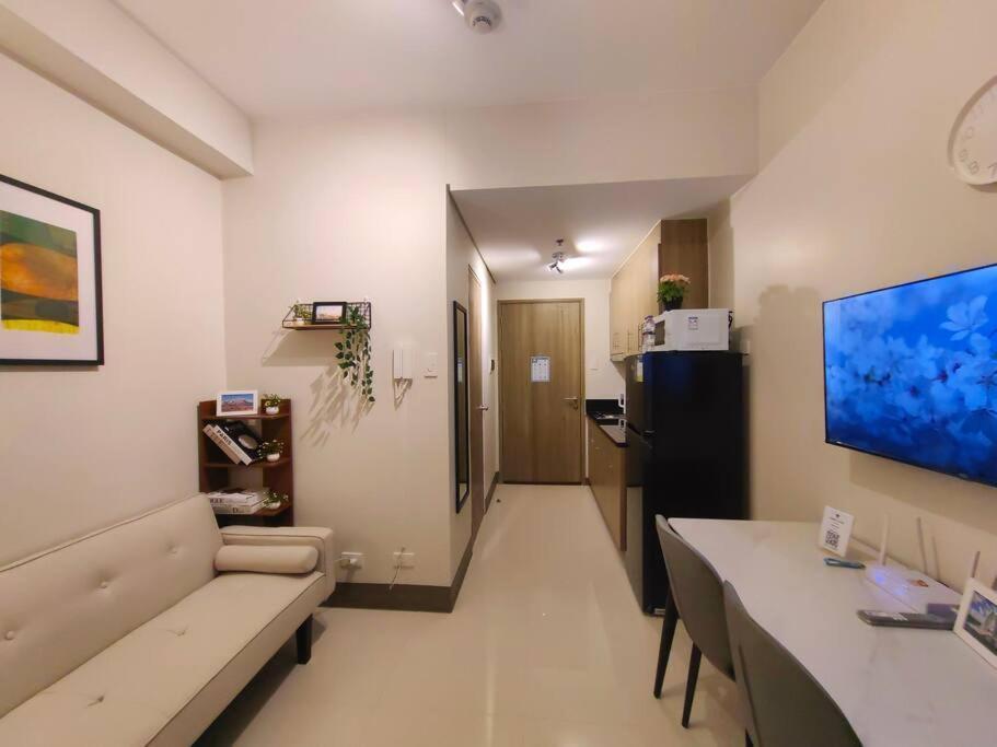 1br Unit Condotel W Balcony Fame Residences #fm51 Manila