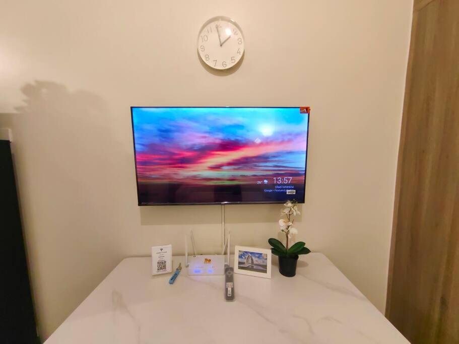 1br Unit Condotel W Balcony Fame Residences #fm51 Apartment Manila