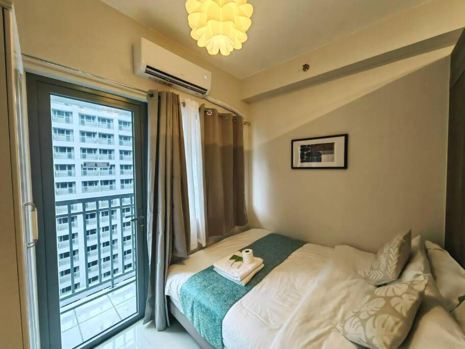 1br Unit Condotel W Balcony Fame Residences #fm51 * Manila