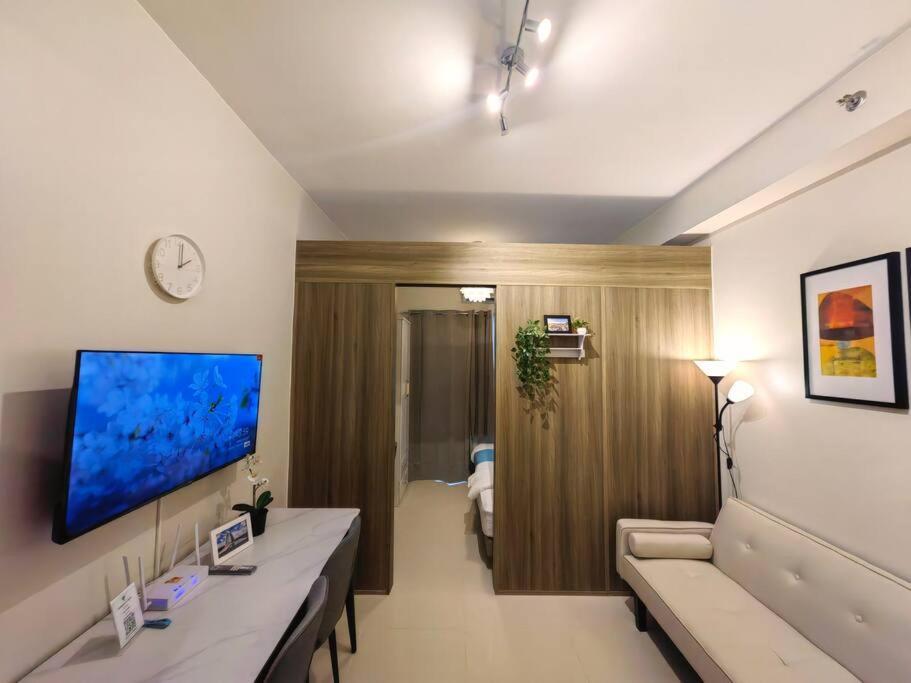 1br Unit Condotel W Balcony Fame Residences #fm51 Manila