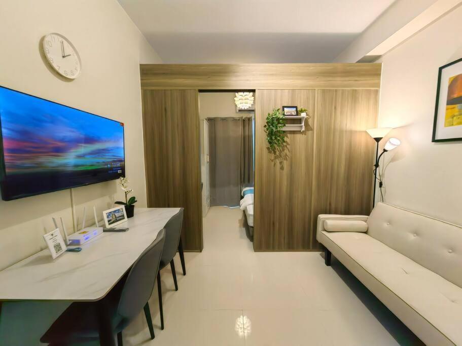 1br Unit Condotel W Balcony Fame Residences #fm51 Apartment *