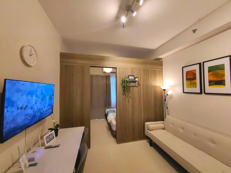 Apartment 1br Unit Condotel W Balcony Fame Residences #fm51 *