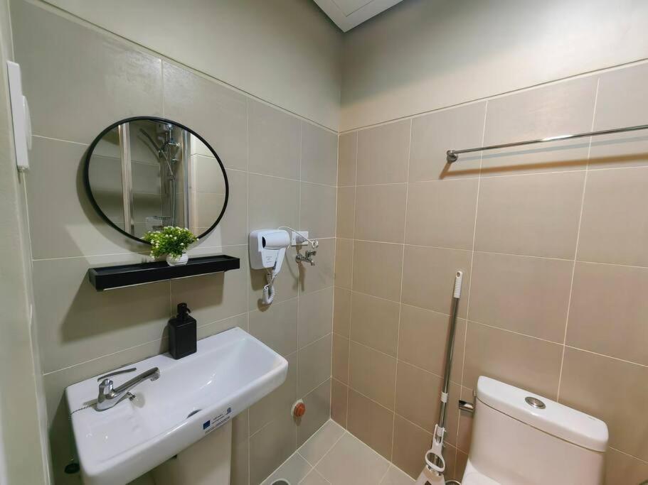 1br Unit Condotel W Balcony Fame Residences #fm51 Manila
