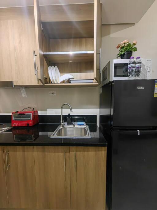 Apartment 1br Unit Condotel W Balcony Fame Residences #fm47 Manila
